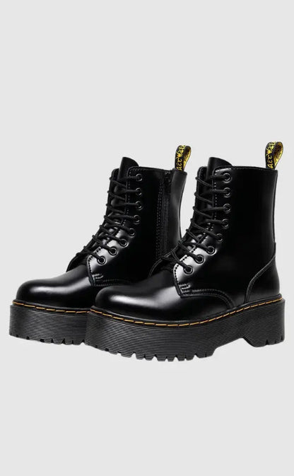 Stylish Platform Boots with Chunky Sole – Comfortable Urban Footwear for All-Day Wear