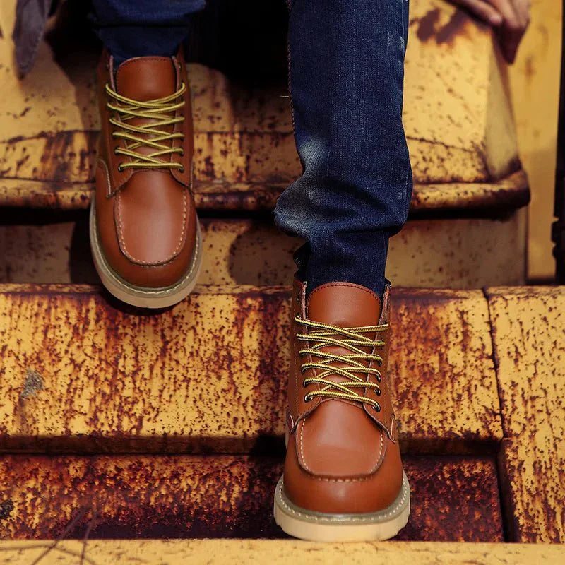 Men’s Lace-Up Ankle Boots With Contrast Stitching And Thick Outsole